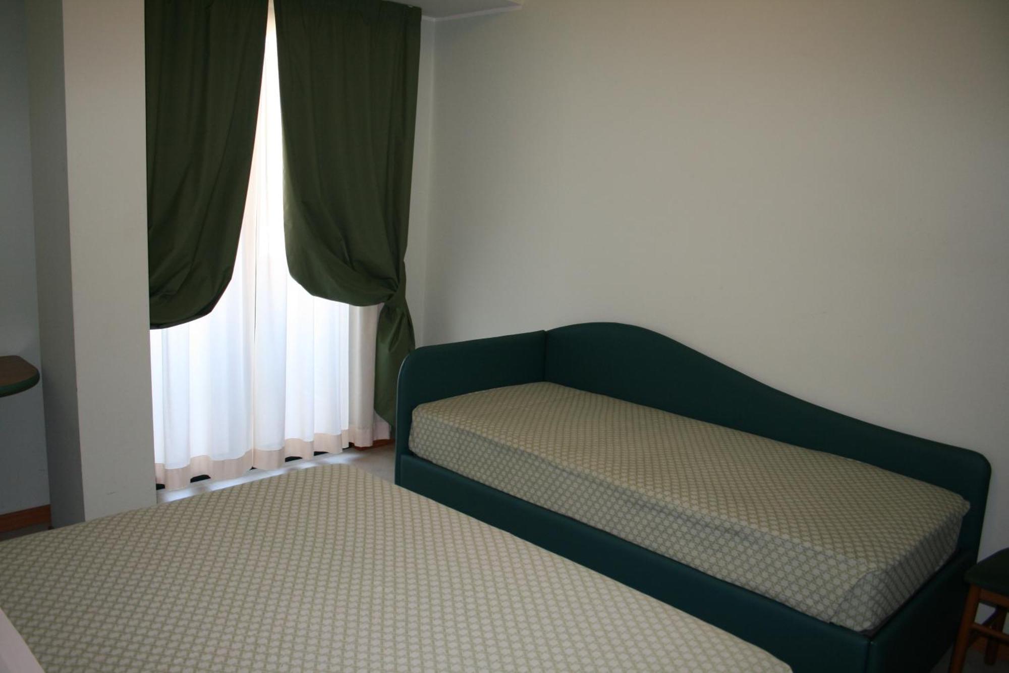 La Perla B&B Hotel Розето-дельи-Абруцци Экстерьер фото